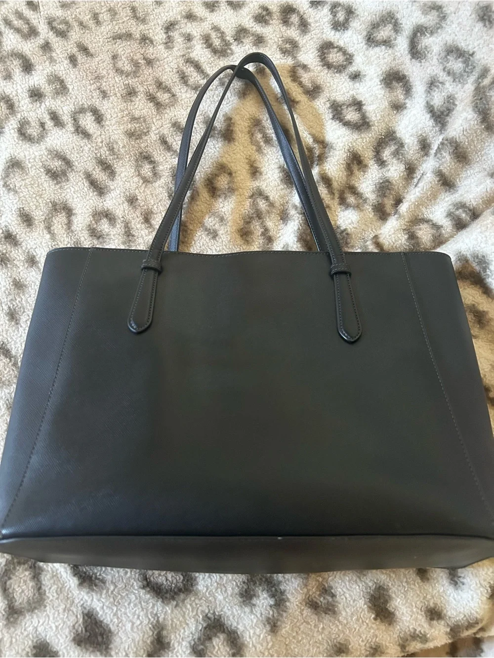 kate spade black leather tote with luggage tag charm